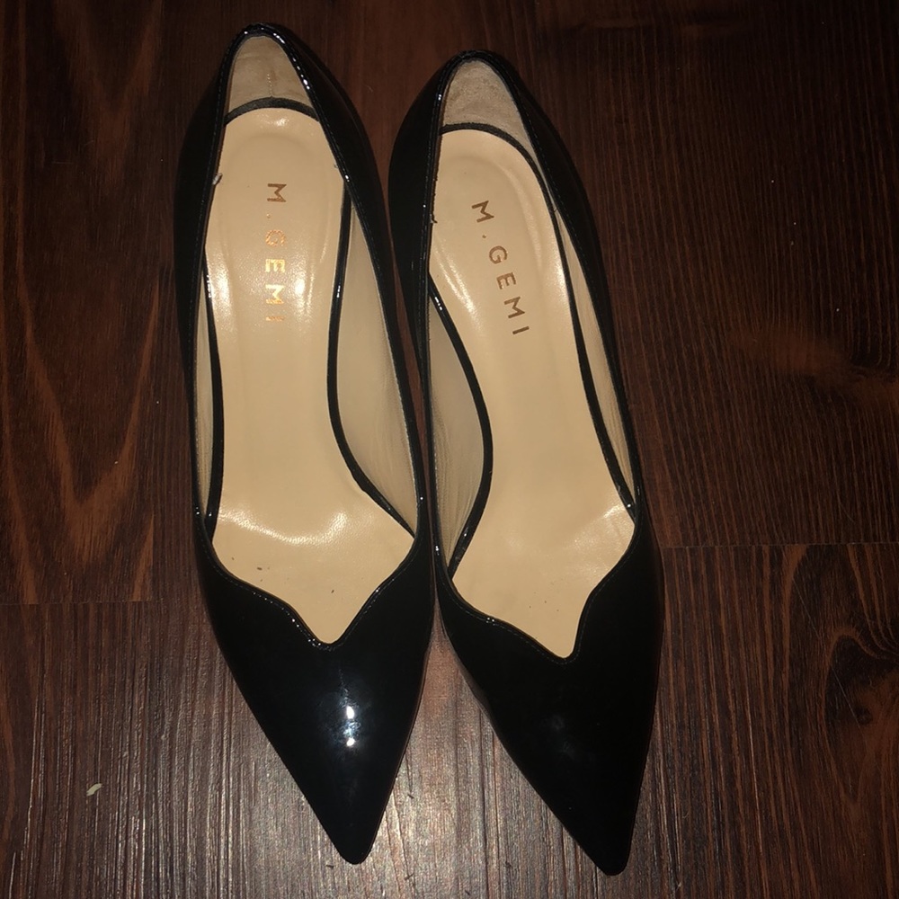 Kitten heel pumps - Size 7.5